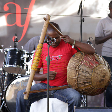 Ontiri Bikundo playing the obukano