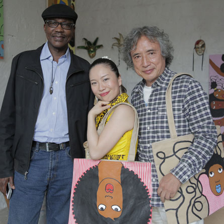 Tabu Osusa, Anyango and Kazuo Munakata spotting Soi bags